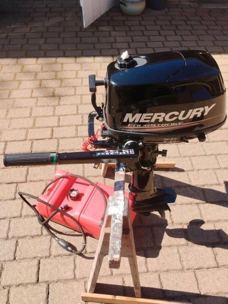 Friss szervíz! Mercury 5le csónakmotor eladó.