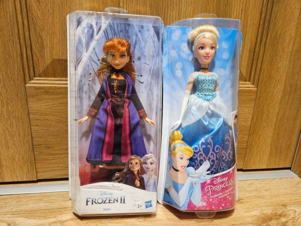 Frozen Anna s Hamupipke barbie baba