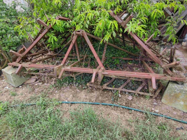 F�ggesztett 4 level� borona