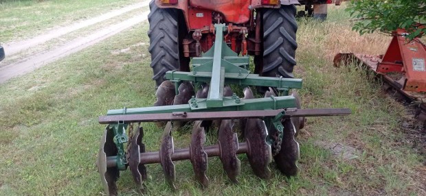 Fggesztett Trcsa 7 leveles MTZ traktor utn