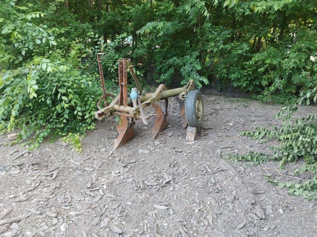 Fggesztett eke