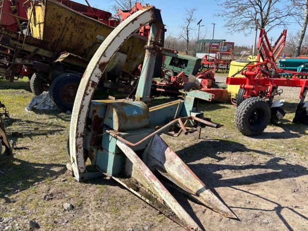 F�ggesztett sil�z�