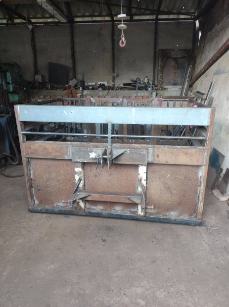 Fggesztett szllt kaloda