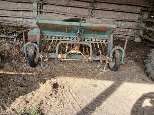 F�ggesztett vet�g�p