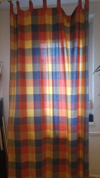 Függöny, sötétítő, 1 darab, nagy méret, egyik fele kopottabb