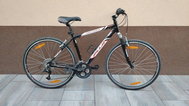 Fuji 28"-os olaj- aluvázas, teleszkópos, cross trekking kerékpár