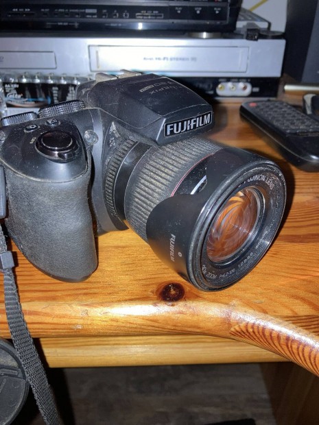 Fuji Finepix HS20