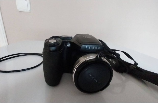 Fuji Finepix S5700