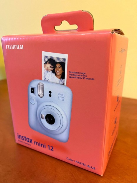 Fuji Instax mini 12 blue