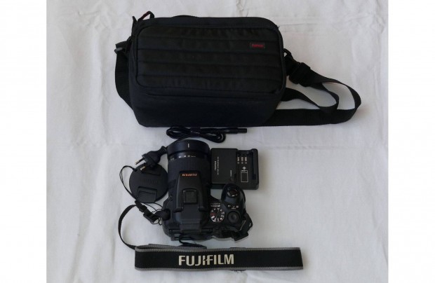 Fuji S100 új állapotú, táskával