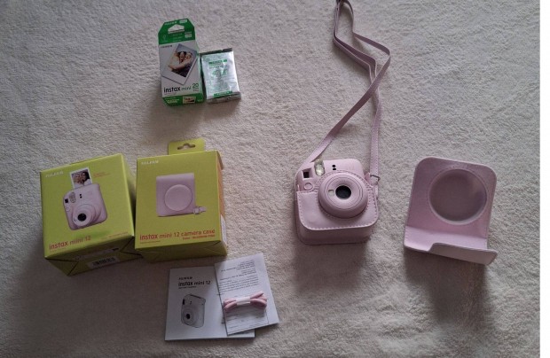 Fujifilm Instax Mini 12 instant fnykpezgp tokkal s filmmel