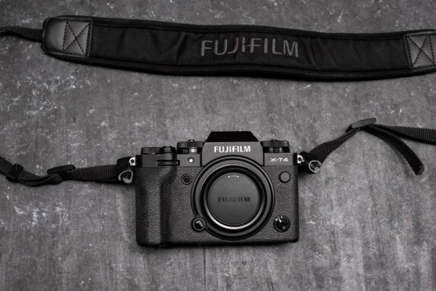 Fujifilm XT-4 elad vz