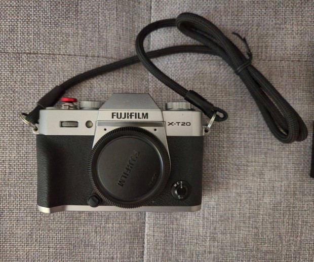 Fujifilm X-T20 mirrorless camera silver