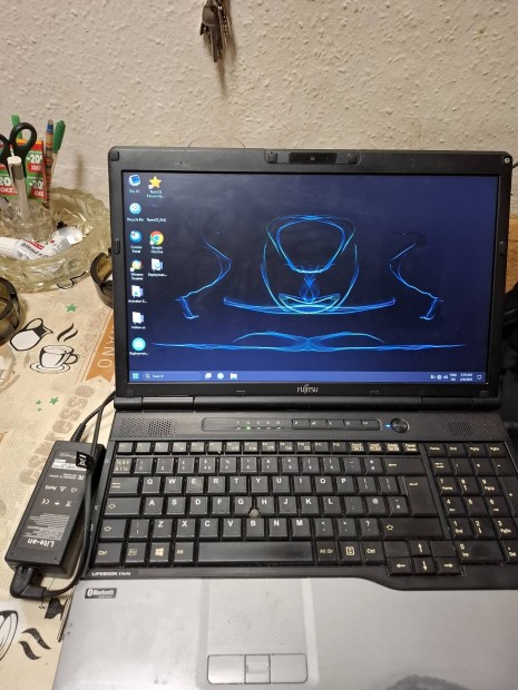 Fujsu laptop alkatrsznek