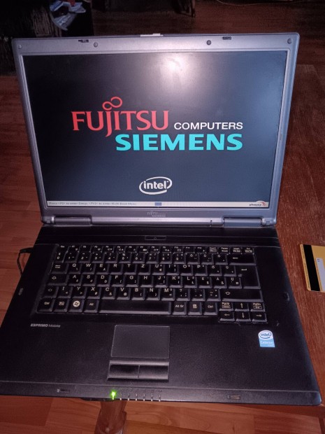 Fujisu siemens laptop elad 