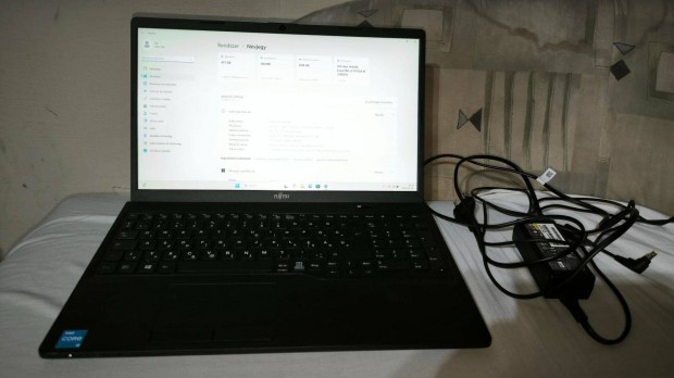 Fujitsu A3511 15.6"-os laptop! i3-1115G4 CPU, 8GB RAM, 500GB SSD WIN11