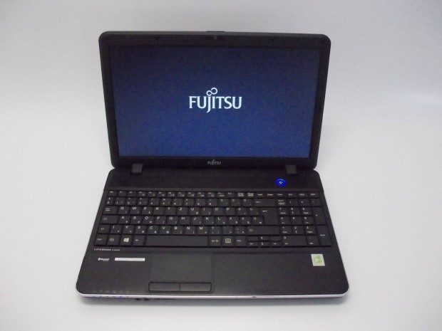 Fujitsu Core i7 laptop: 240Gb SSD / 8Gb Ram