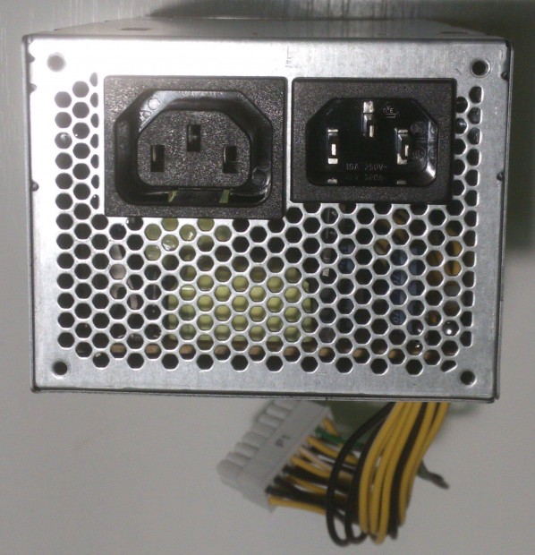 Fujitsu Esprimo 16 PIN-es 250 W tp kifogstalan llapotban