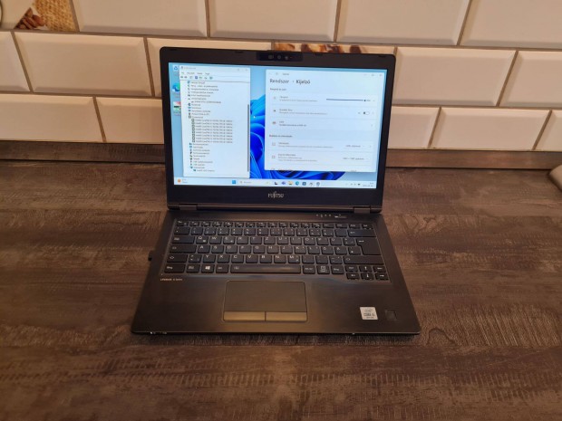 Fujitsu Japán üzleti laptop i5 10.gen HDR! 14-es Win11 pro eladó !