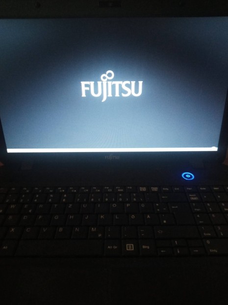 Fujitsu Lifebook A512 i3/DDR3 4GB/HDD 250GB