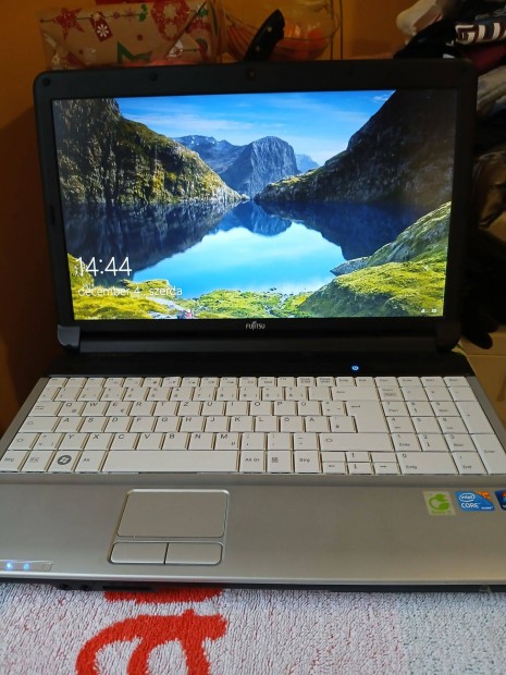 Fujitsu Lifebook A530 M380 Tipusu Laptop