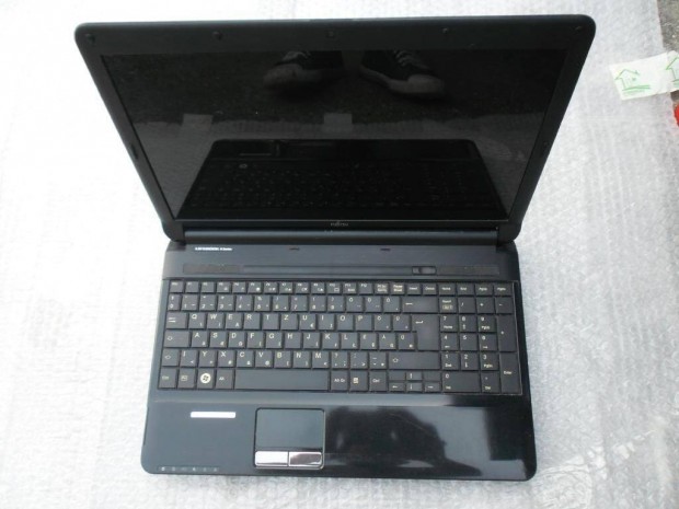 Fujitsu Lifebook AH530 i3 hibs laptop