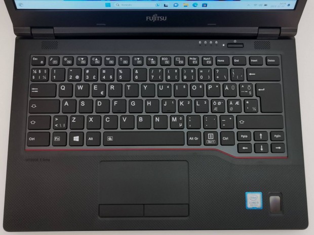 Fujitsu Lifebook E549 | i5-8265u | 8/256gb - Win11