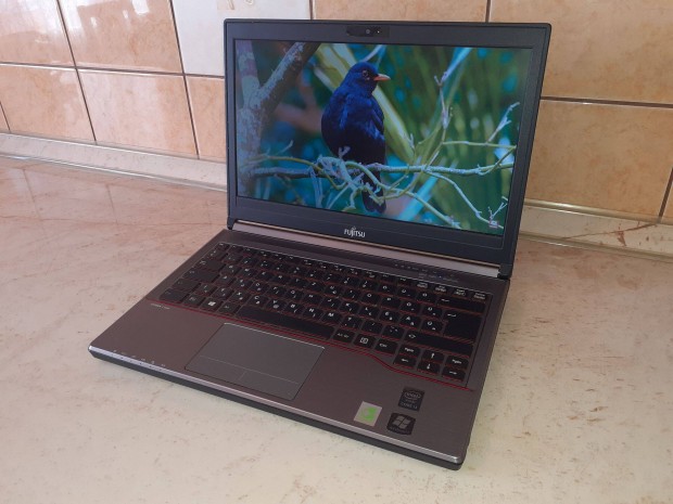 Fujitsu Lifebook E734 I3 laptop, notebook ssd, j akku, win10