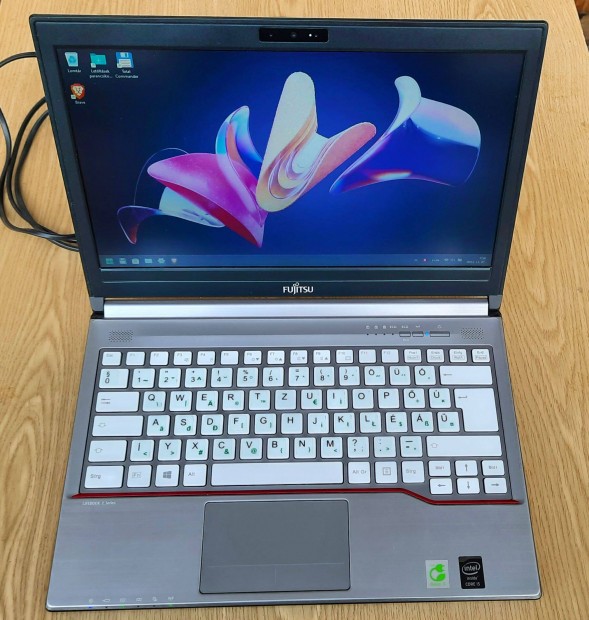 Fujitsu Lifebook E734, i5-4200M, 8 GB RAM, 128 GB SSD, megkímélt