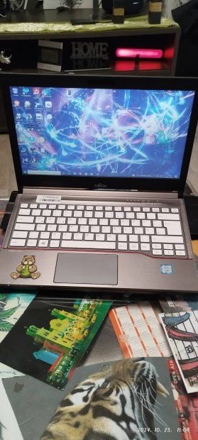 Fujitsu Lifebook E736 laptop 