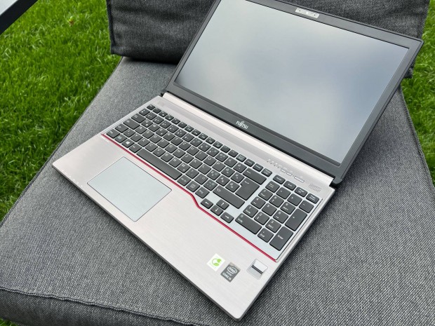 Fujitsu Lifebook E754, 15,6" laptop - Core i5 / 16 GB RAM / 256GB SSD