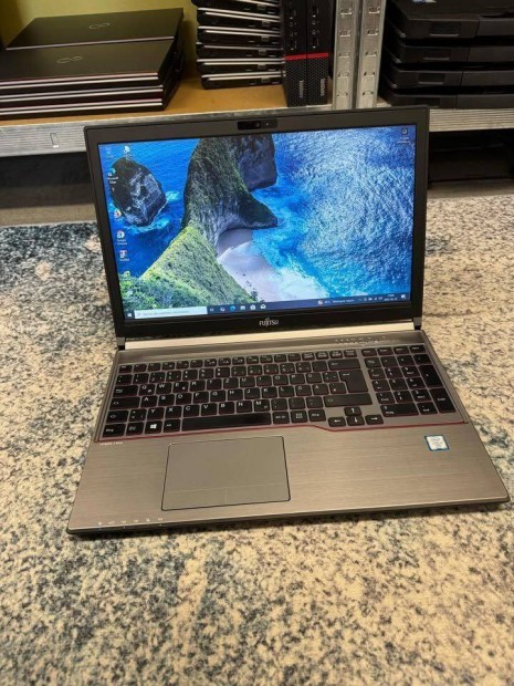 Fujitsu Lifebook E756 6. gen. I7 laptop /4X2600 Mhz, 8 GB DDR4, 256 GB