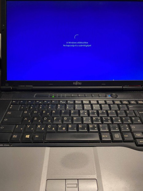 Fujitsu Lifebook E756 i5-6300U