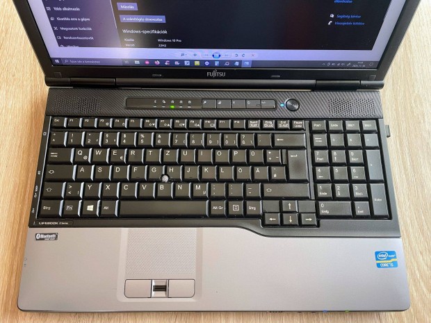 Fujitsu Lifebook E782 I5 laptop elad