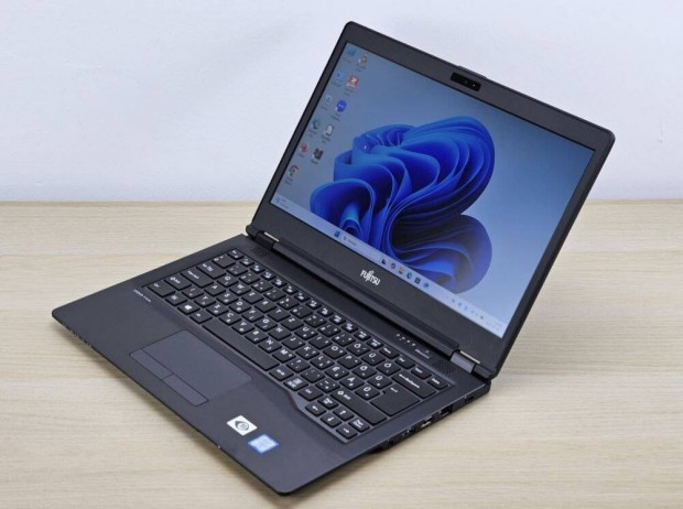 Fujitsu Lifebook Laptop U749 / i5-8365U / 8GB RAM / 256GB