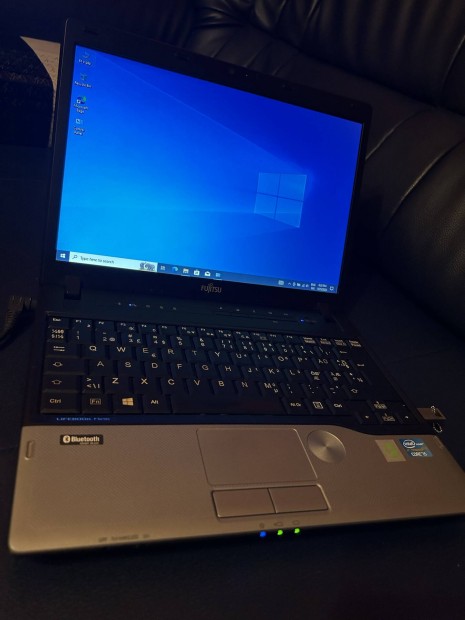 Fujitsu Lifebook P702 Notebook elad 