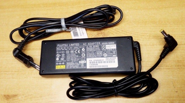 Fujitsu Pjw1942N, eredeti gyri laptop tlt adapter - 80W (19V 4.22A)