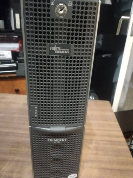 Fujitsu Primergy TX120 kompakt szerver