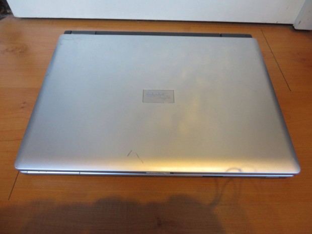 Fujitsu Siemens Amilo A1640 Windows XP laptop