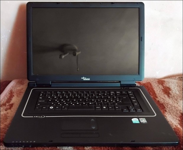 Fujitsu Siemens Amilo LI 1820 17 Laptop