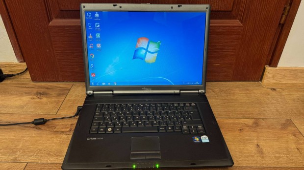 Fujitsu Siemens Esprimo Mobile v5510 windows laptop elad