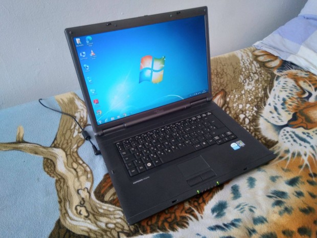 Fujitsu Siemens Esprimo V5535 laptop, notebook, 2GB RAM, 160GB HDD