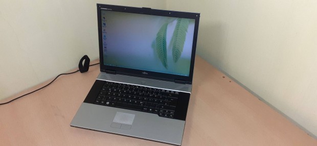 Fujitsu Siemens Esprimo V6555 Laptop