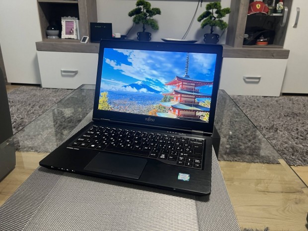 Fujitsu U729 12.5 FHD IPS Magyar Laptop i5 8265 16GB 256SSD Számla