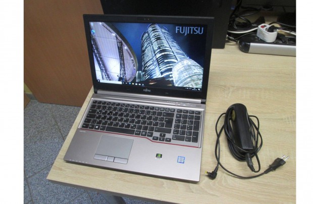 Fujitsu Workstation notebook i7 6820HQ, 16 GB. DDR4, SSD, Quadro M2000