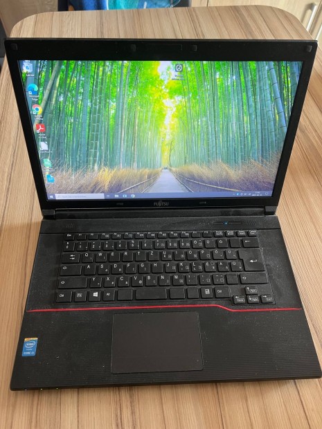 Fujitsu laptop eladó!