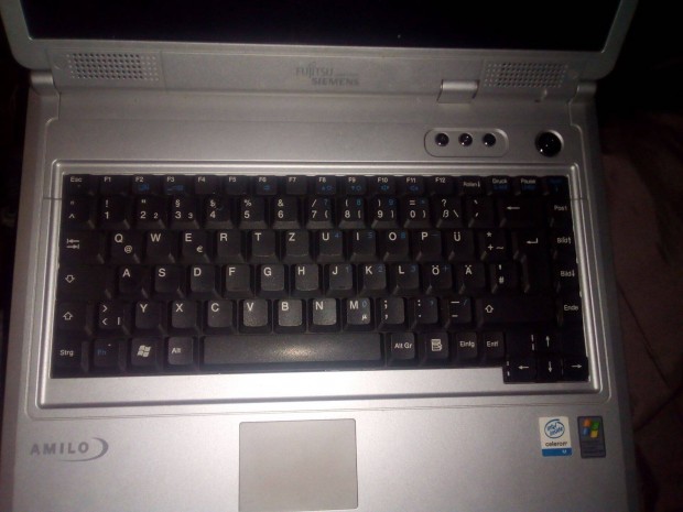 Fujitsu siemens amilo l7300 laptop Jnoshidn van