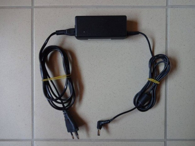 Fujitsu siemens computer ac/dc adapter output: 20v egyenram 3, 25a