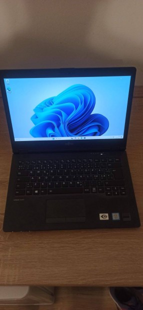 Fujitsu zleti laptop Intel i5/8GB/256GB