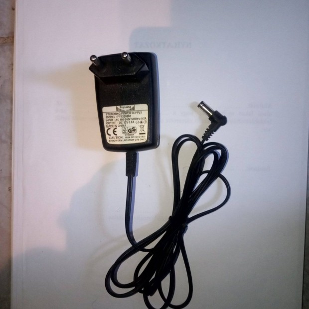 Fujuang Switching DC adapter 12V 0,8A mkd